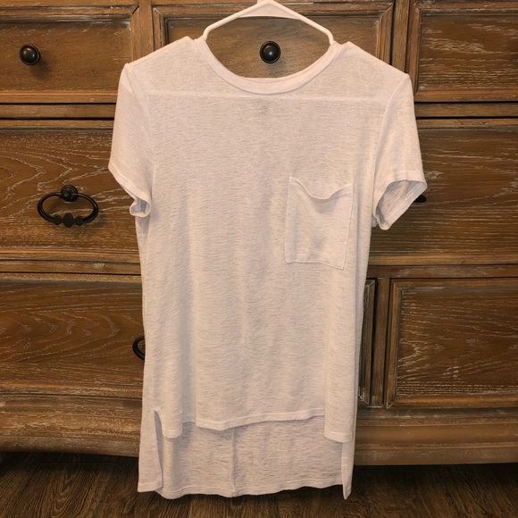 SOLD White t shirt with uneven hem - Picture 4 of 4